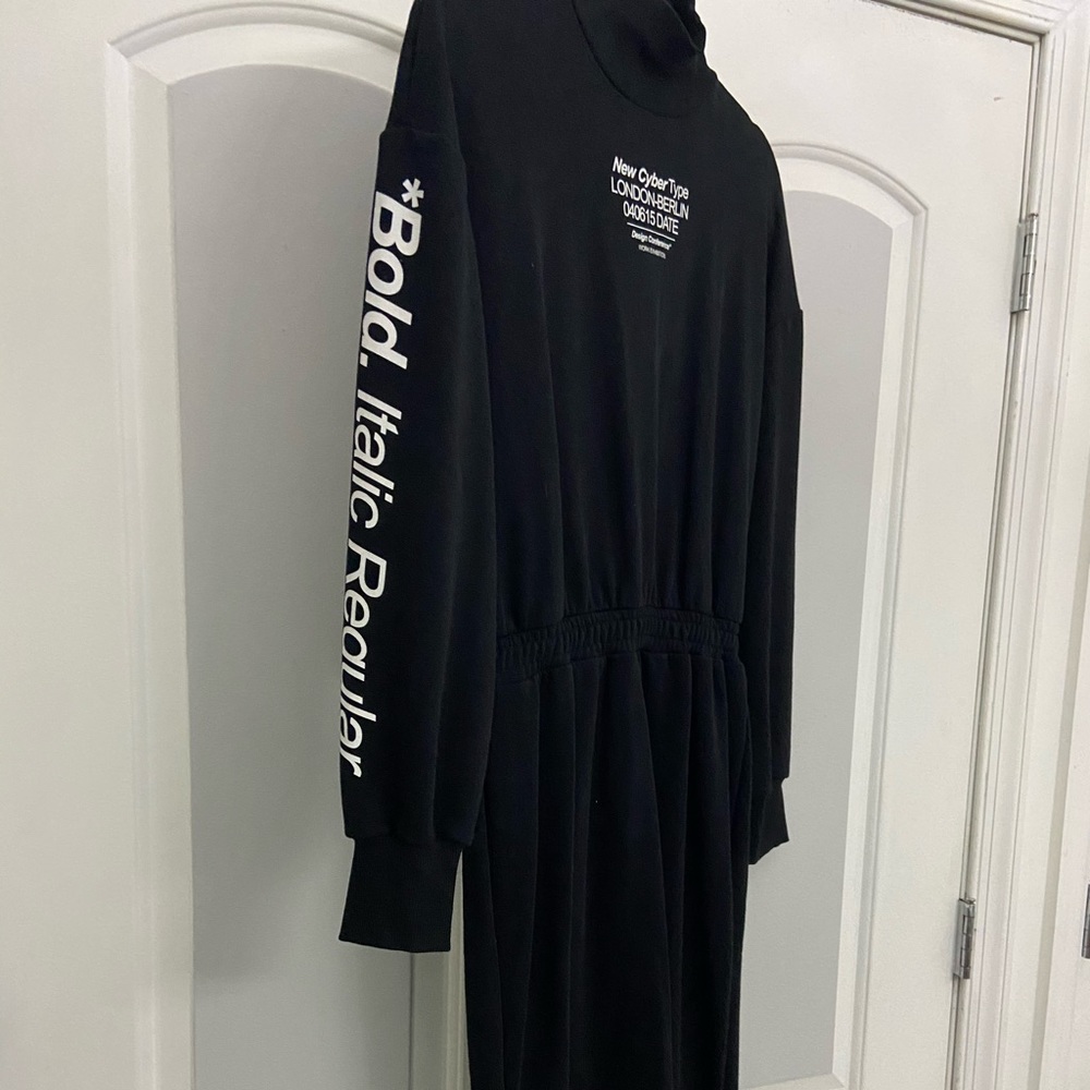 Zara midi sweater dress chic graphic